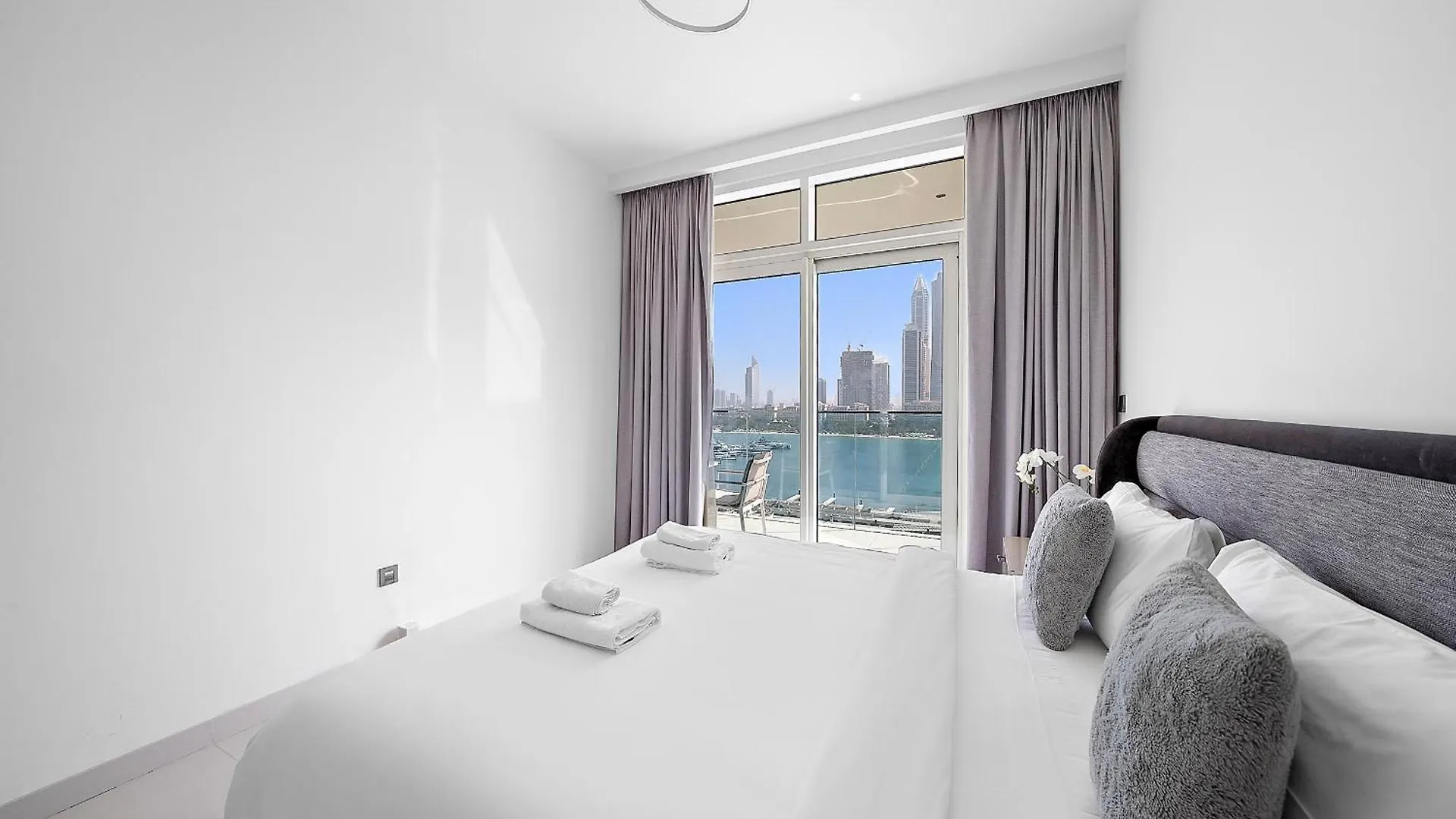 Vayk - Stunning 2Br In Emaar Beachfront With Beach Access Dubai